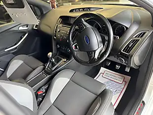 Used 2017 Ford Focus ST-1 White - Interior and Exterior details 13