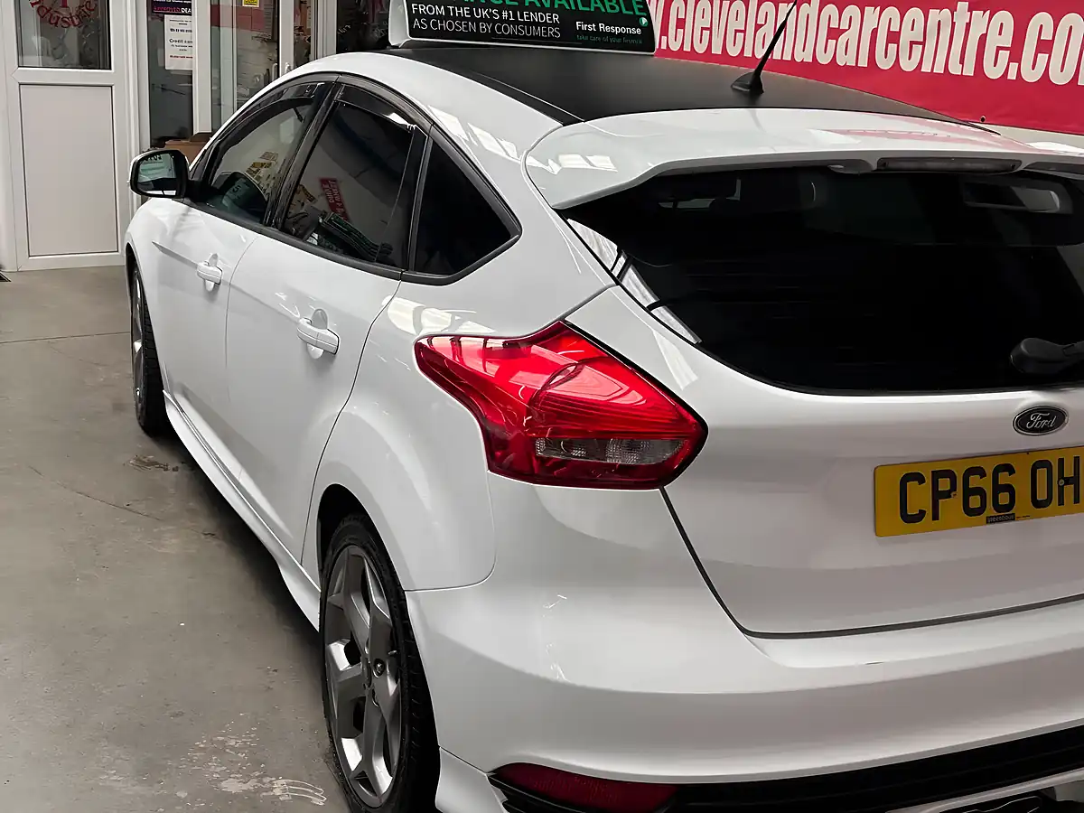 Used 2017 Ford Focus ST-1 White - Interior and Exterior details 2