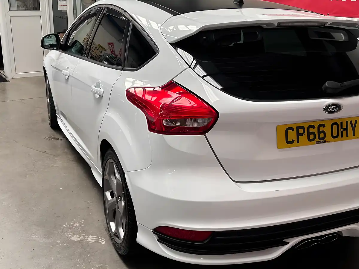 Used 2017 Ford Focus ST-1 White - Interior and Exterior details 3