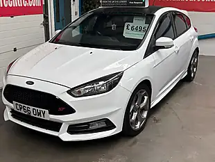 Used 2017 Ford Focus ST-1 White - Interior and Exterior details 4