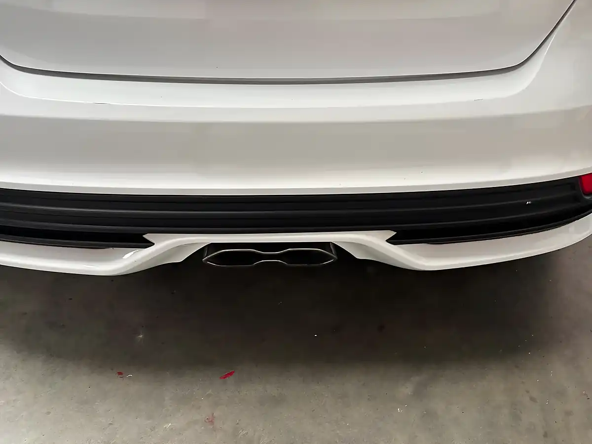 Used 2017 Ford Focus ST-1 White - Interior and Exterior details 5