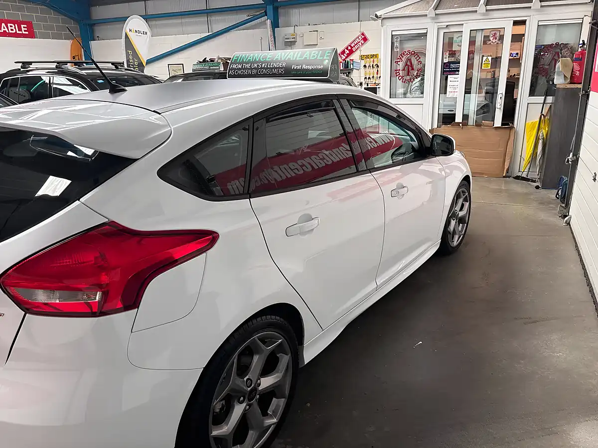 Used 2017 Ford Focus ST-1 White - Interior and Exterior details 9