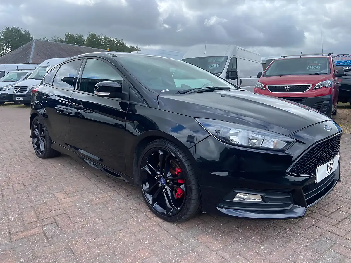 Used 2017 Ford Focus ST-2 Black - Interior and Exterior details 7