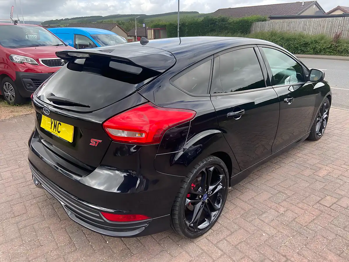 Used 2017 Ford Focus ST-2 Black - Interior and Exterior details 8