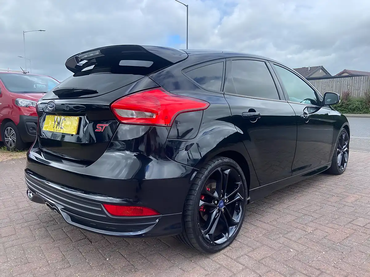 Used 2017 Ford Focus ST-2 Black - Interior and Exterior details 9