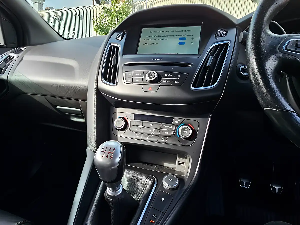 Used 2017 Ford Focus ST-2 Black - Interior and Exterior details 17