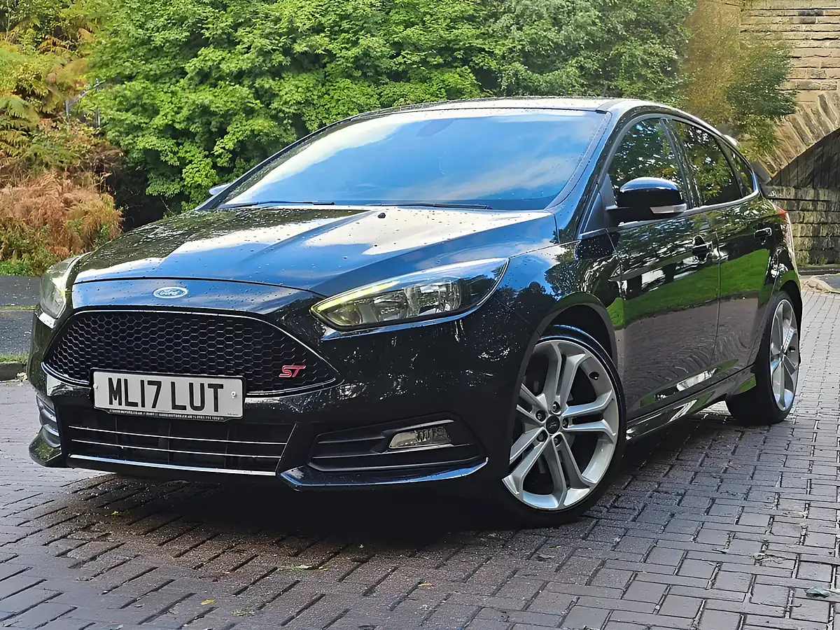 Used 2017 Ford Focus ST-2 Black - Interior and Exterior details 5