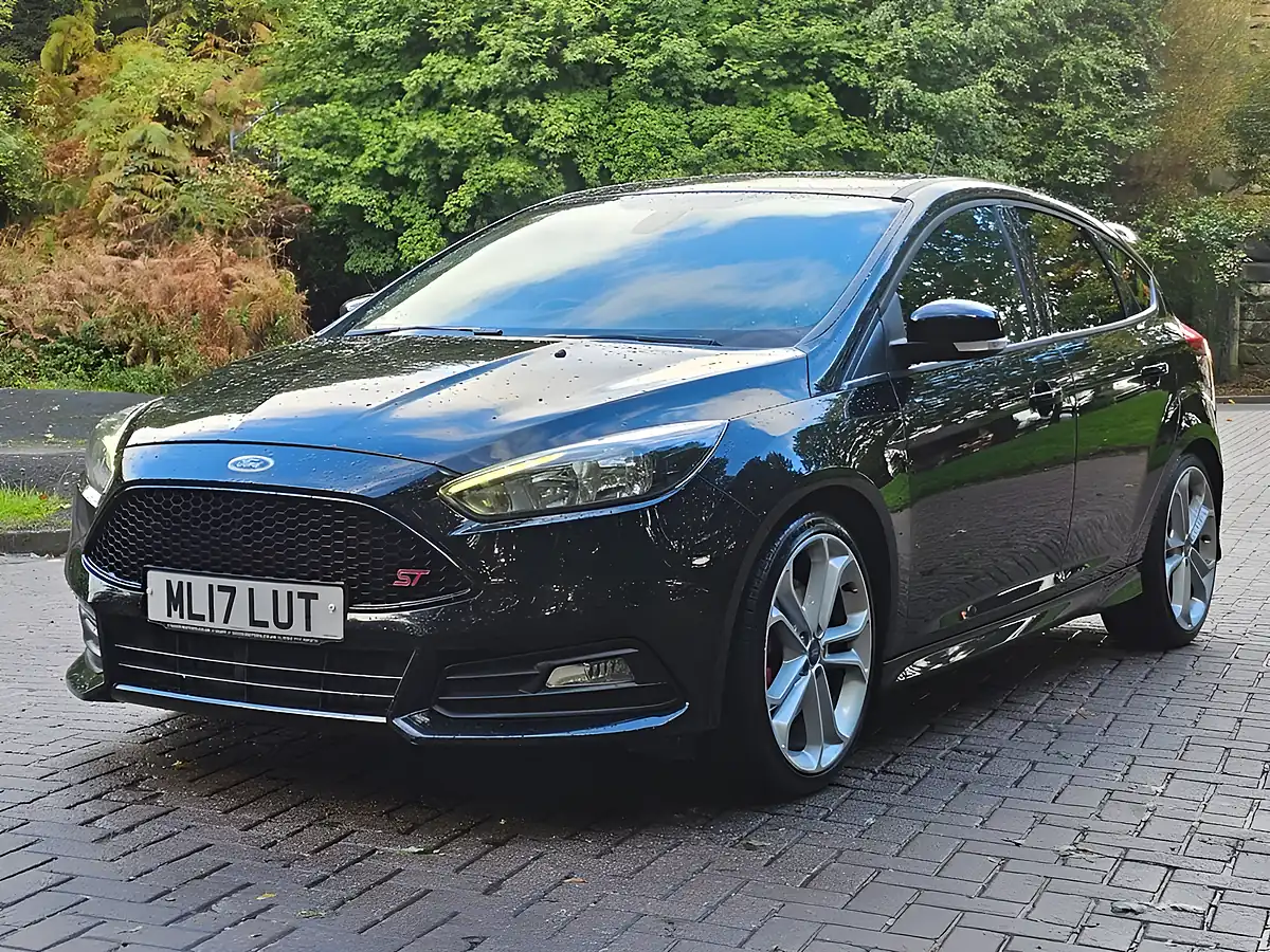 Used 2017 Ford Focus ST-2 Black - Interior and Exterior details 7