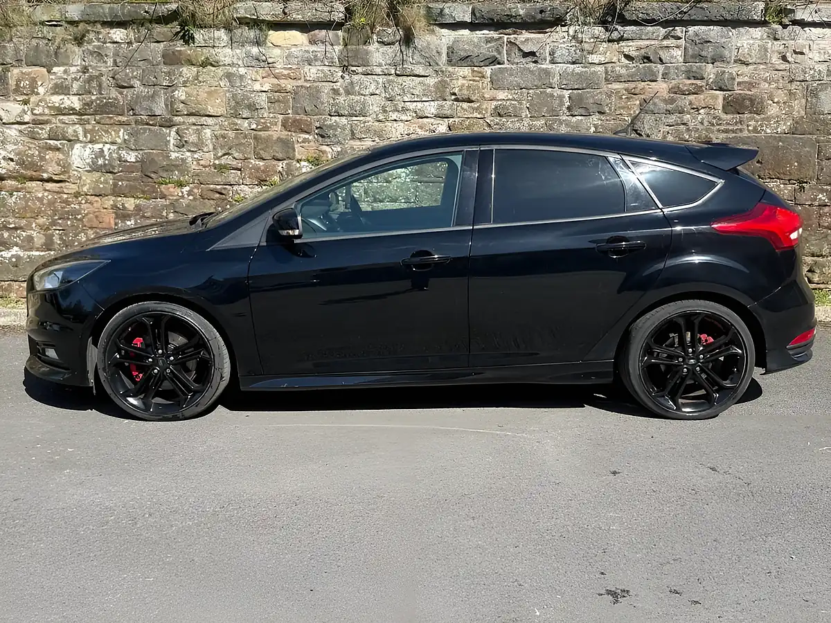Used 2017 Ford Focus ST-2 Black - Interior and Exterior details 4