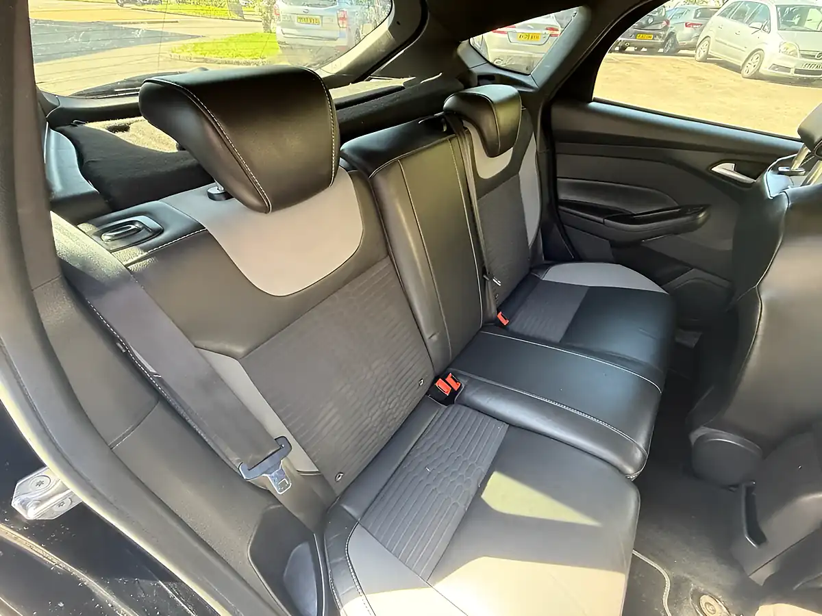 Used 2017 Ford Focus ST-2 Black - Interior and Exterior details 9