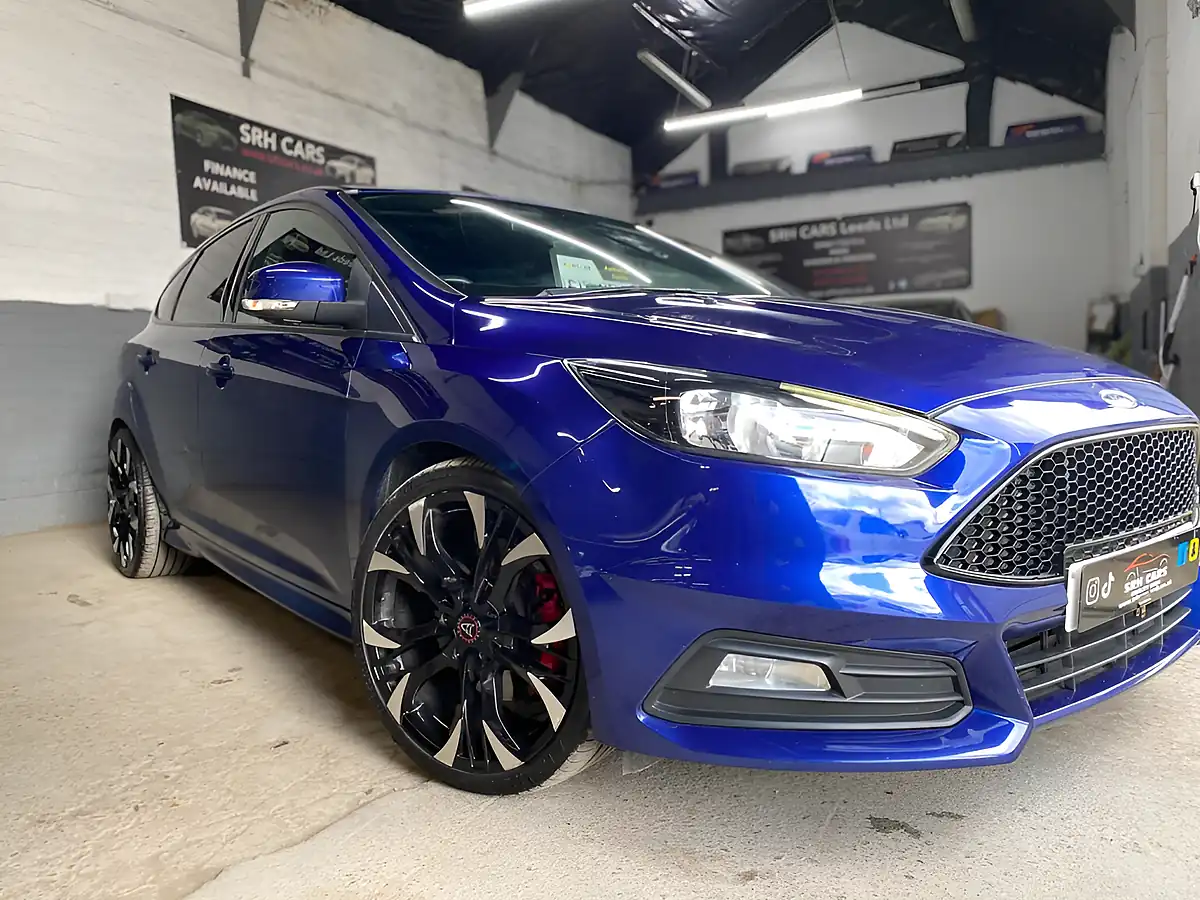 Used 2017 Ford Focus ST-2 Blue - Front View