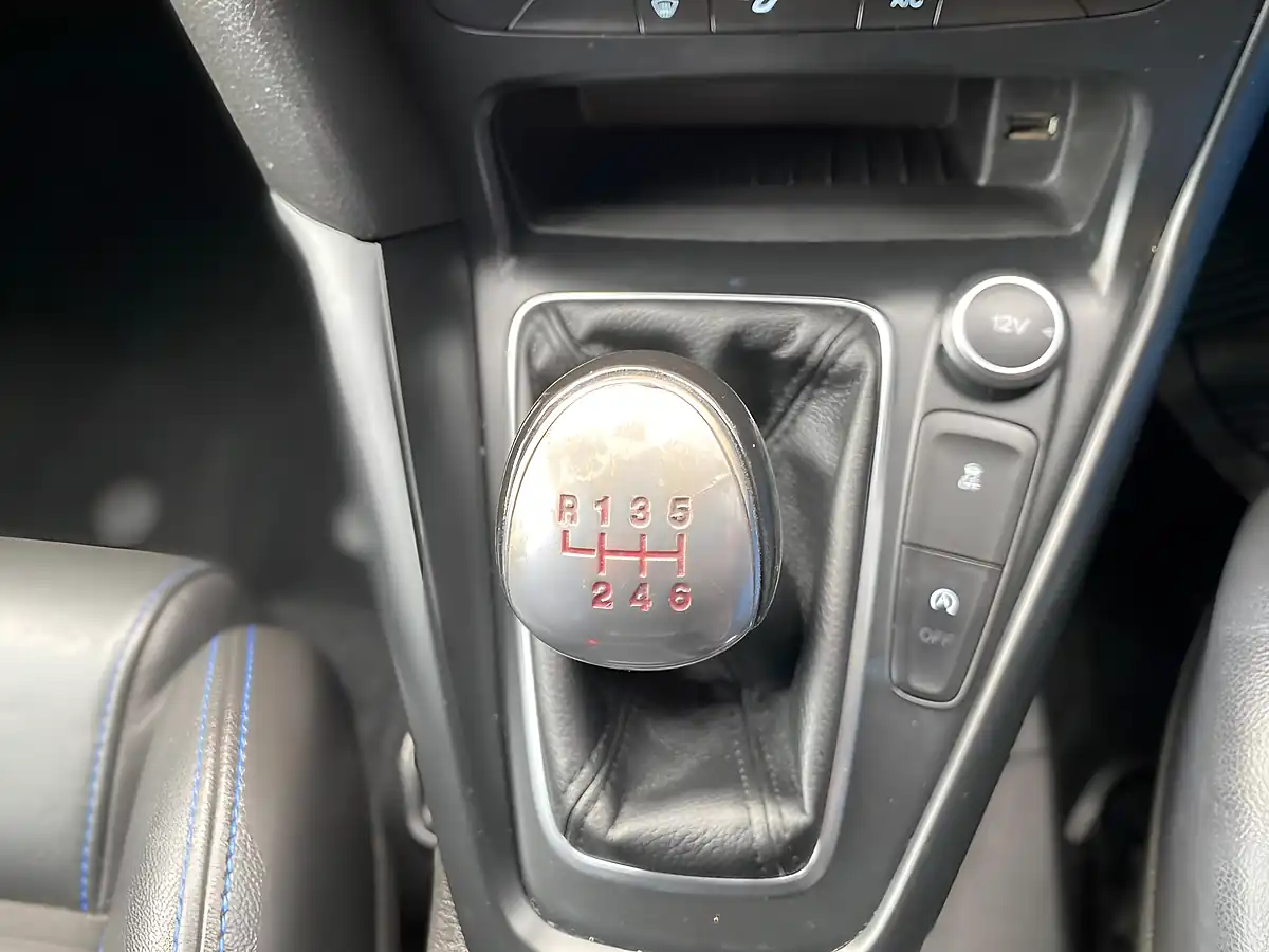 Used 2017 Ford Focus ST-2 Blue - Interior and Exterior details 13
