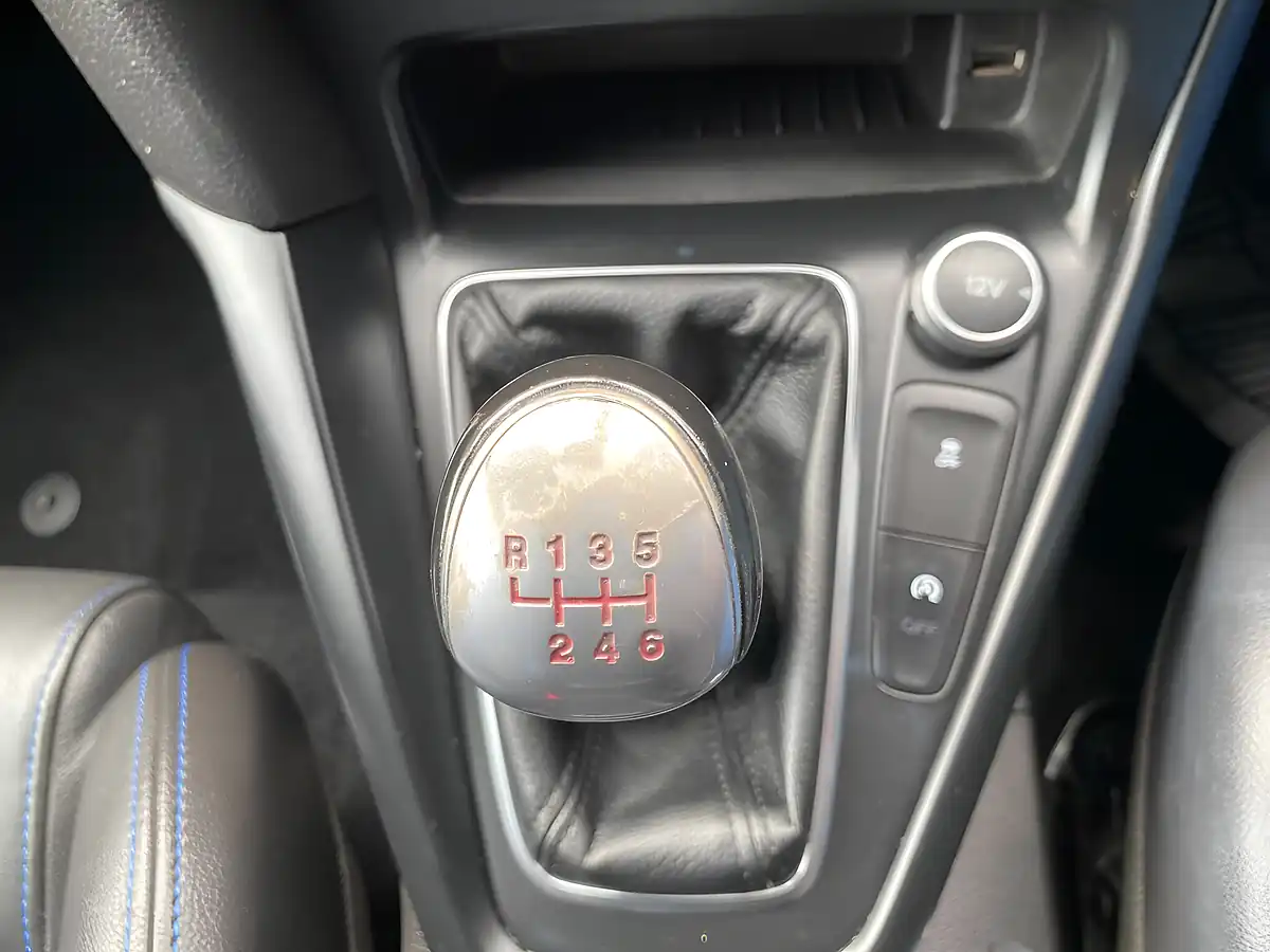 Used 2017 Ford Focus ST-2 Blue - Interior and Exterior details 14