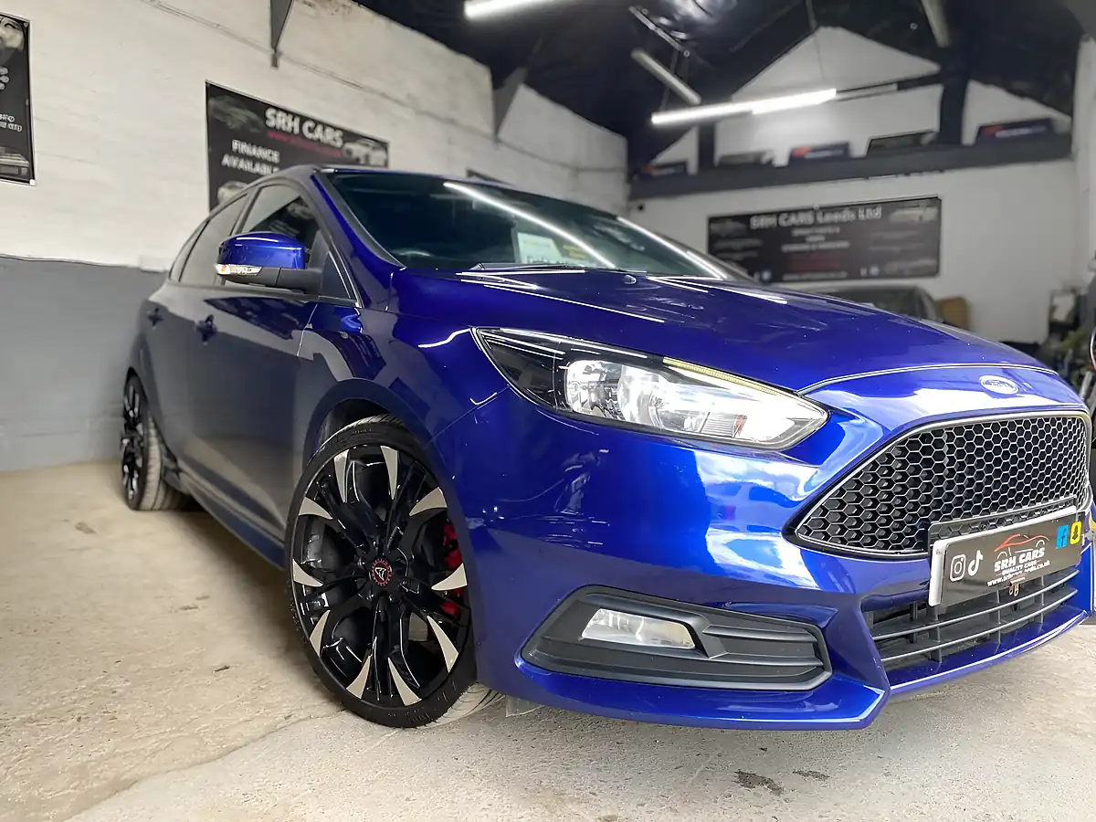 Used 2017 Ford Focus ST-2 Blue - Interior and Exterior details 2