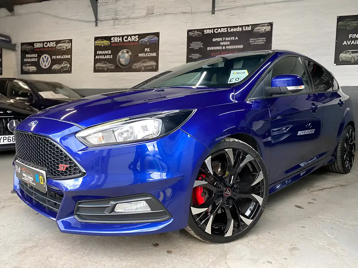 Used 2017 Ford Focus ST-2 Blue - Interior and Exterior details 5