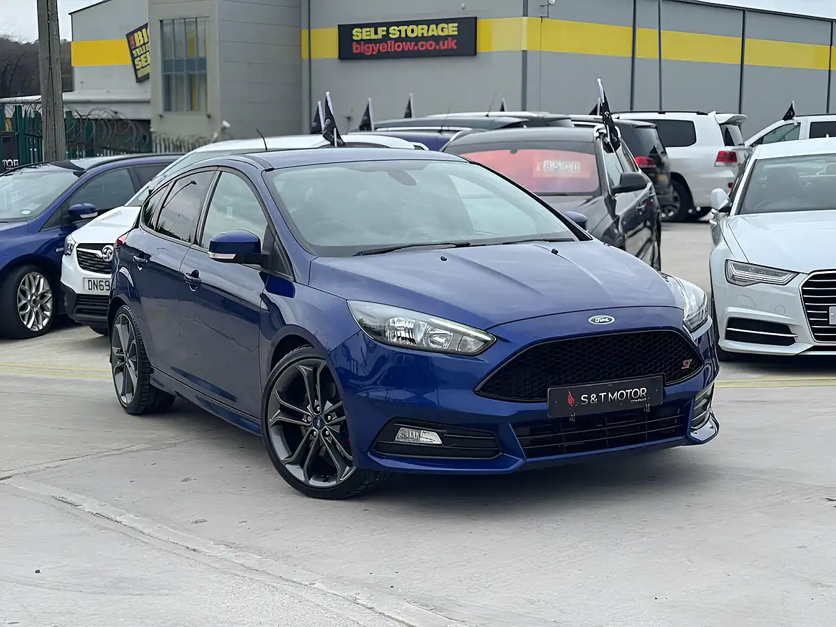 Used 2017 Ford Focus ST-2 Blue - Front View
