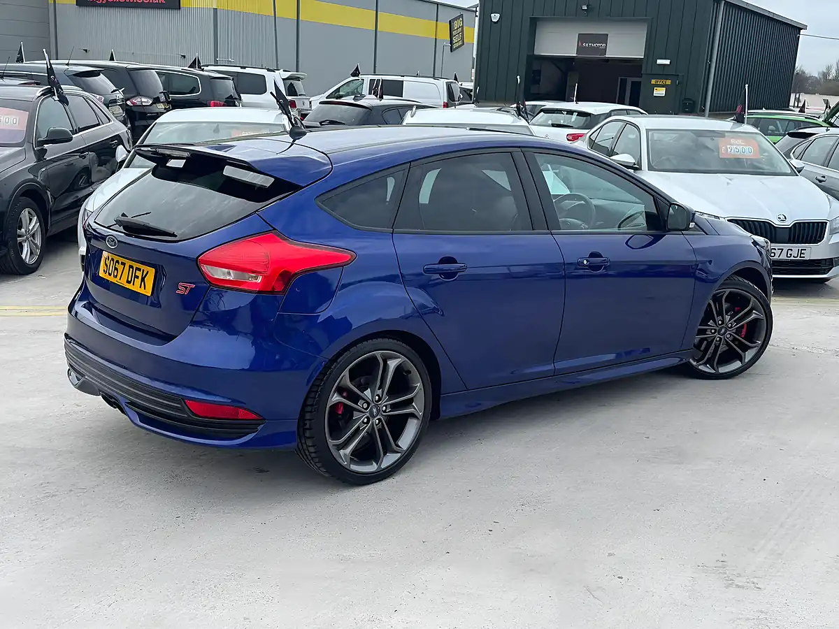 Used 2017 Ford Focus ST-2 Blue - Interior and Exterior details 12