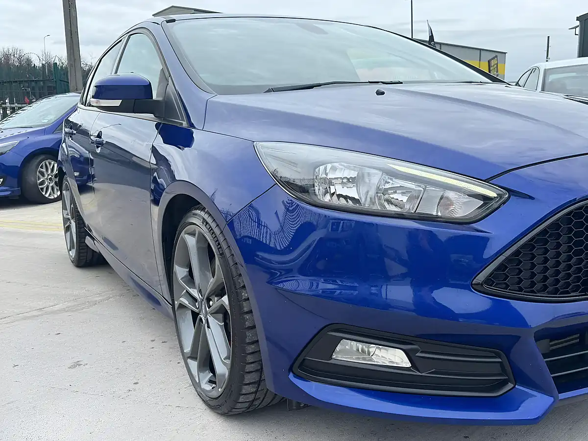 Used 2017 Ford Focus ST-2 Blue - Interior and Exterior details 2