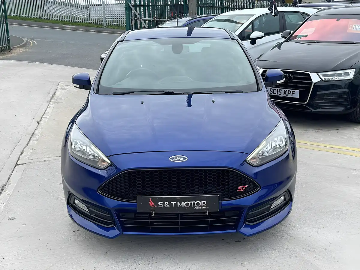 Used 2017 Ford Focus ST-2 Blue - Interior and Exterior details 3