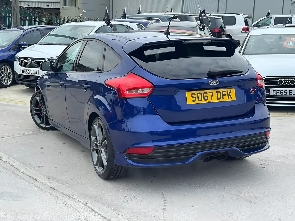 Used 2017 Ford Focus ST-2 Blue - Interior and Exterior details 5