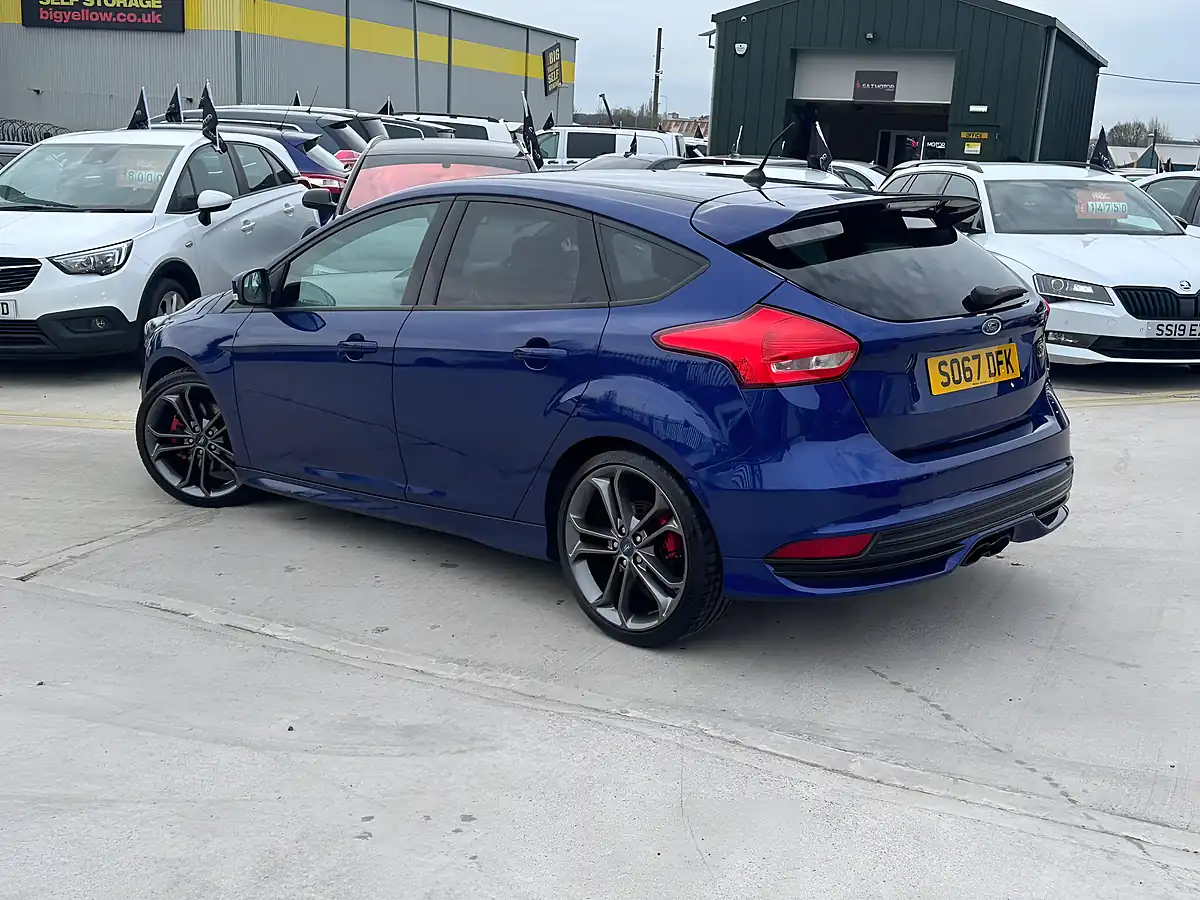 Used 2017 Ford Focus ST-2 Blue - Interior and Exterior details 8