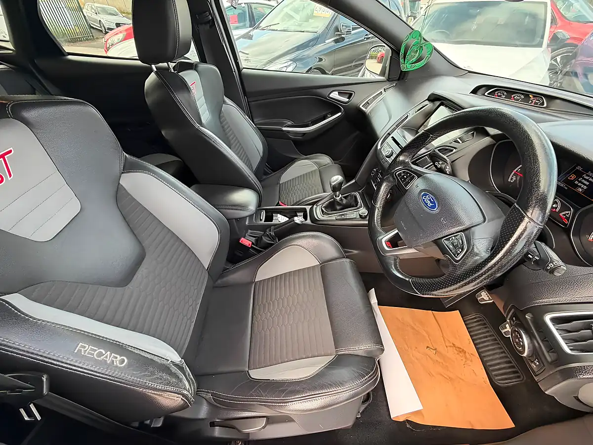 Used 2017 Ford Focus ST-2 White - Interior and Exterior details 14