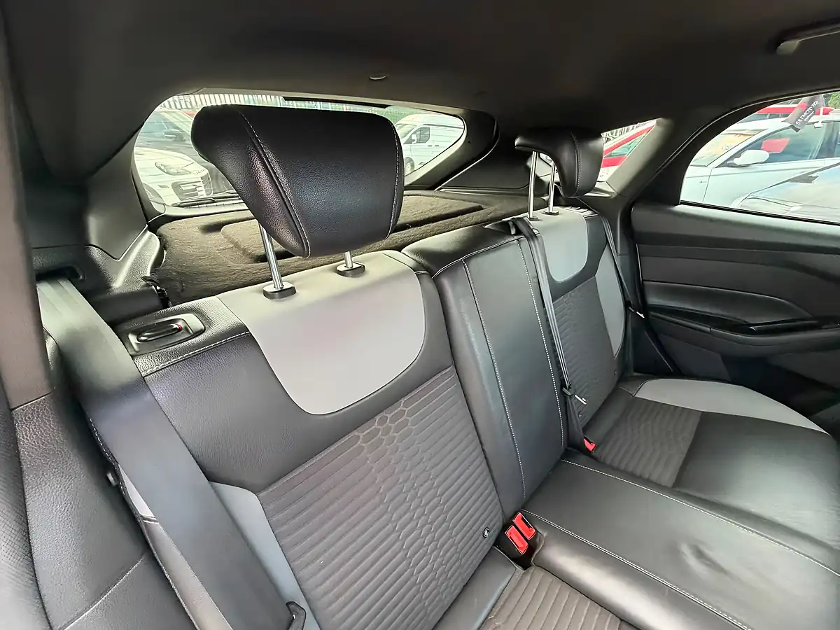 Used 2017 Ford Focus ST-2 White - Interior and Exterior details 15