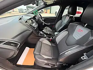 Used 2017 Ford Focus ST-2 White - Interior and Exterior details 20