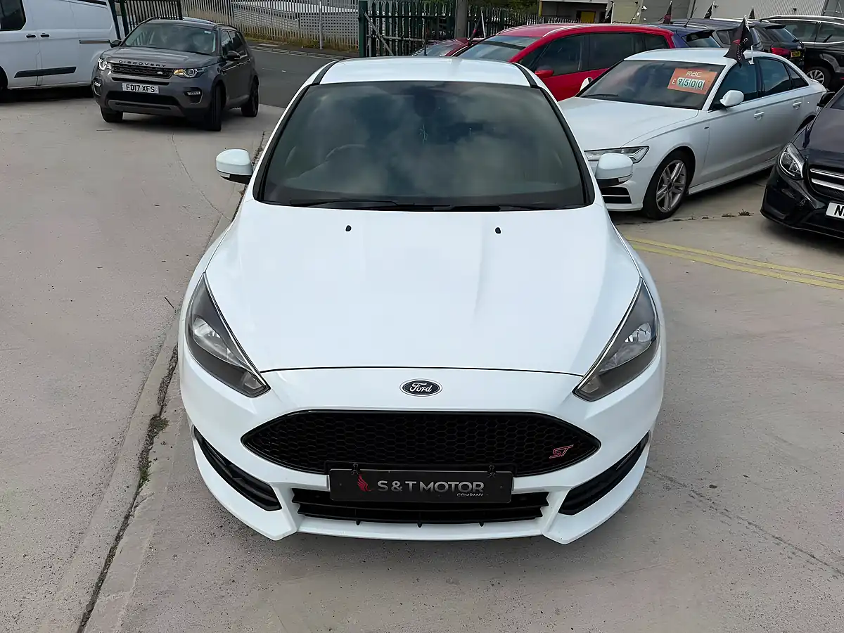 Used 2017 Ford Focus ST-2 White - Interior and Exterior details 3