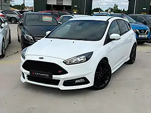Used 2017 Ford Focus ST-2 White - Interior and Exterior details 6