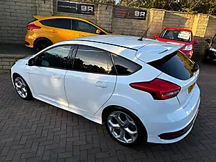 Used 2017 Ford Focus ST-2 White - Interior and Exterior details 9
