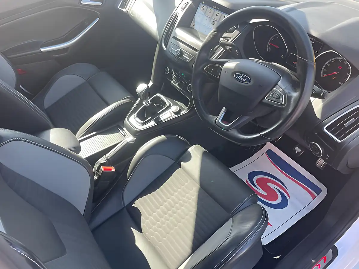 Used 2017 Ford Focus ST-2 White - Interior and Exterior details 11