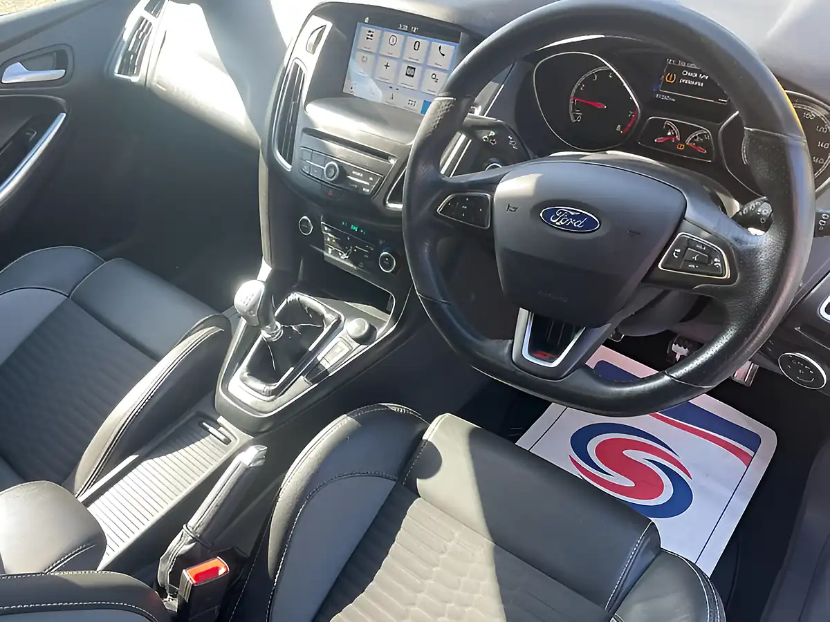 Used 2017 Ford Focus ST-2 White - Interior and Exterior details 12