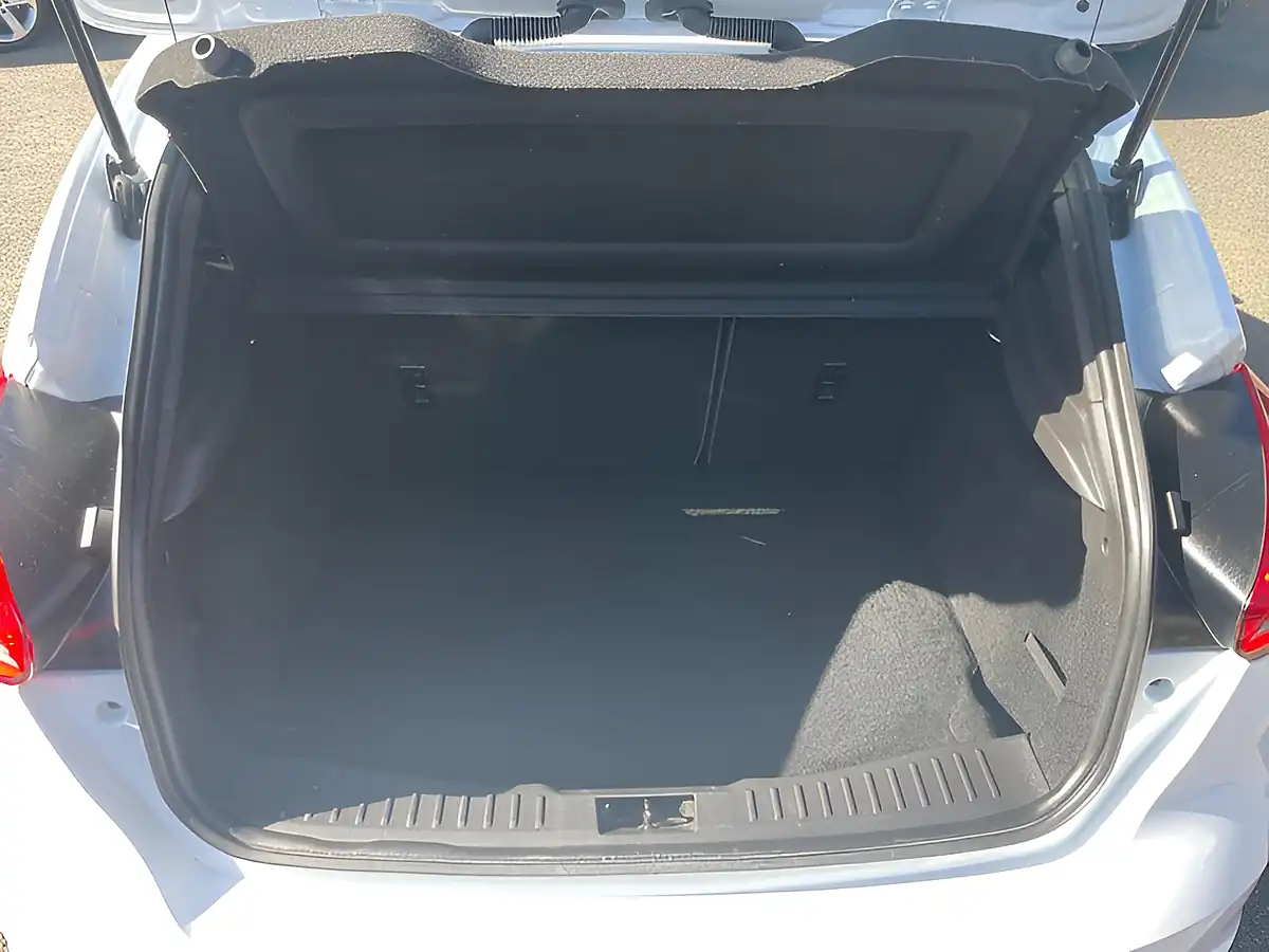Used 2017 Ford Focus ST-2 White - Interior and Exterior details 17