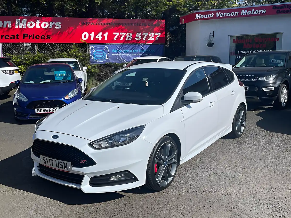 Used 2017 Ford Focus ST-2 White - Interior and Exterior details 3