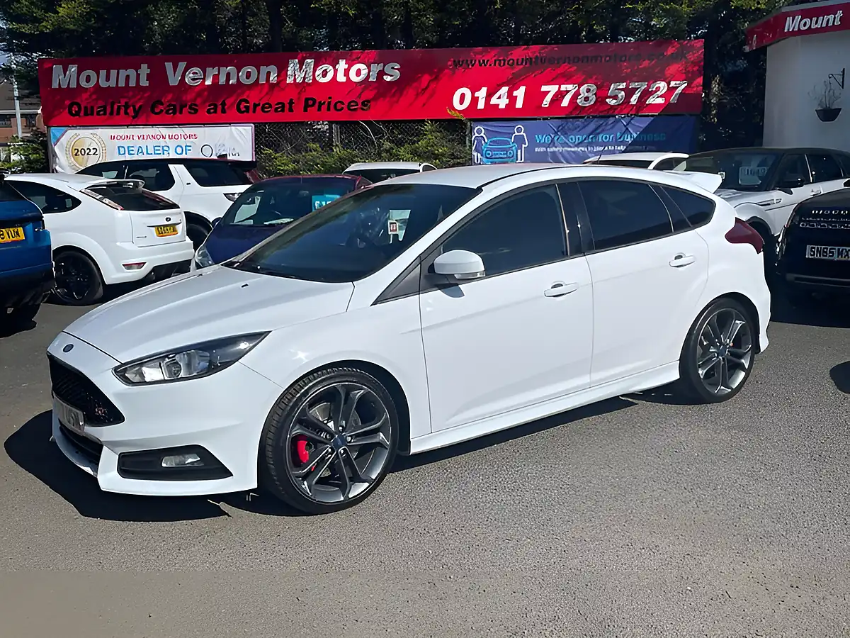 Used 2017 Ford Focus ST-2 White - Interior and Exterior details 4