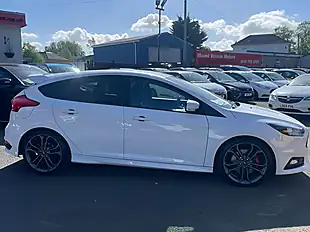 Used 2017 Ford Focus ST-2 White - Interior and Exterior details 8