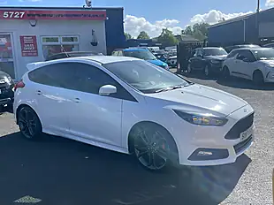 Used 2017 Ford Focus ST-2 White - Interior and Exterior details 9