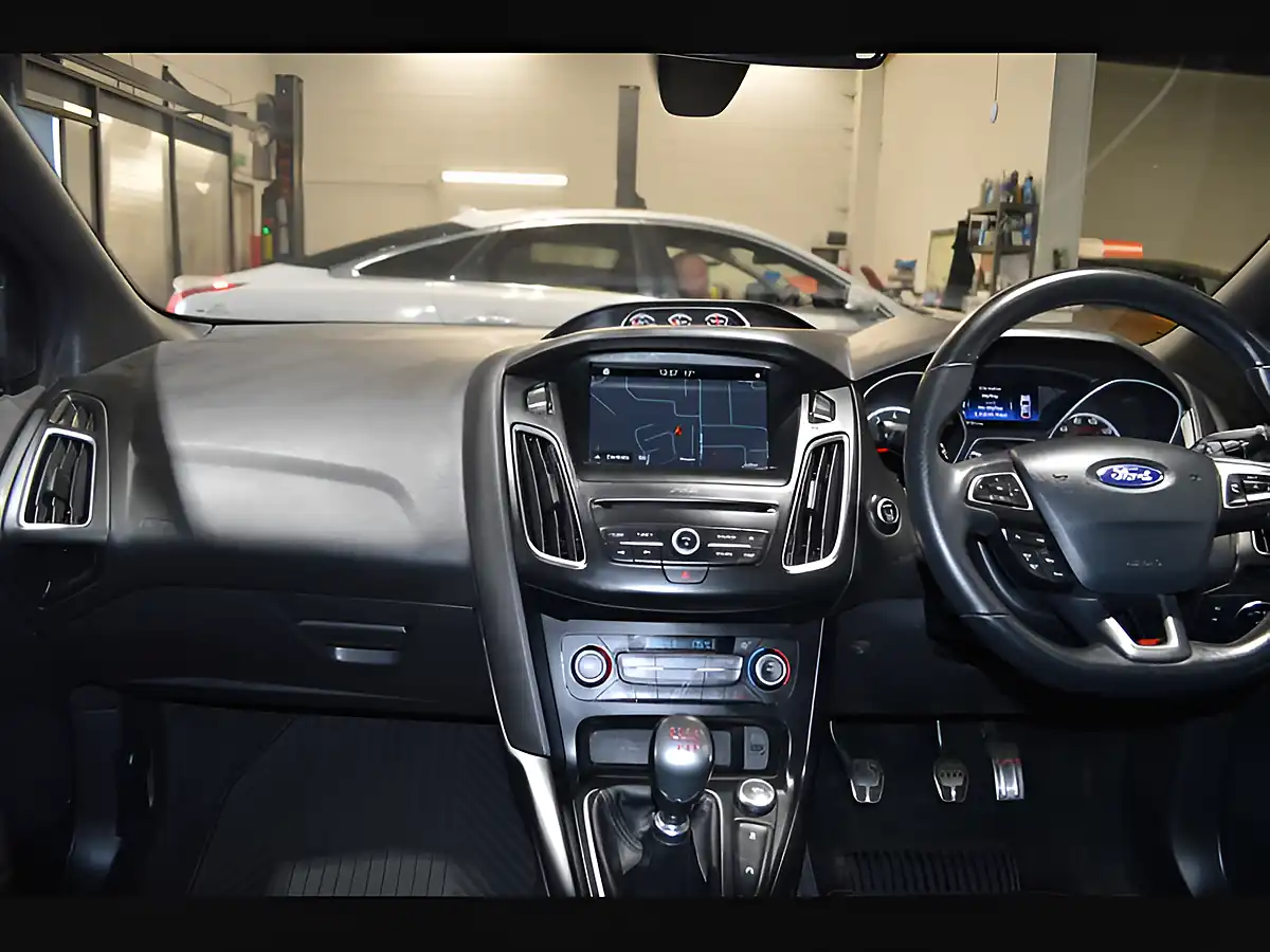 Used 2017 Ford Focus ST-3 Black - Interior and Exterior details 15