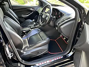 Used 2017 Ford Focus ST-3 Black - Interior and Exterior details 12