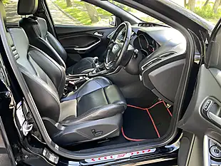 Used 2017 Ford Focus ST-3 Black - Interior and Exterior details 15