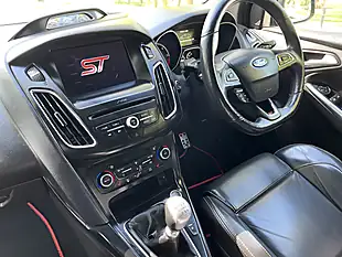 Used 2017 Ford Focus ST-3 Black - Interior and Exterior details 16