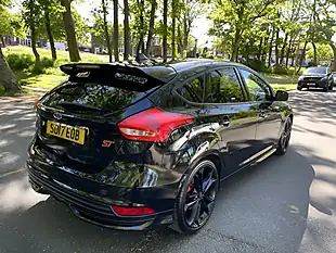 Used 2017 Ford Focus ST-3 Black - Interior and Exterior details 3