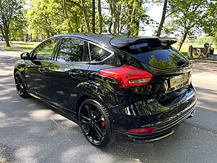 Used 2017 Ford Focus ST-3 Black - Interior and Exterior details 5