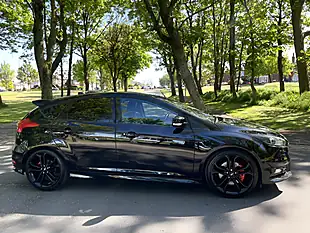 Used 2017 Ford Focus ST-3 Black - Interior and Exterior details 7