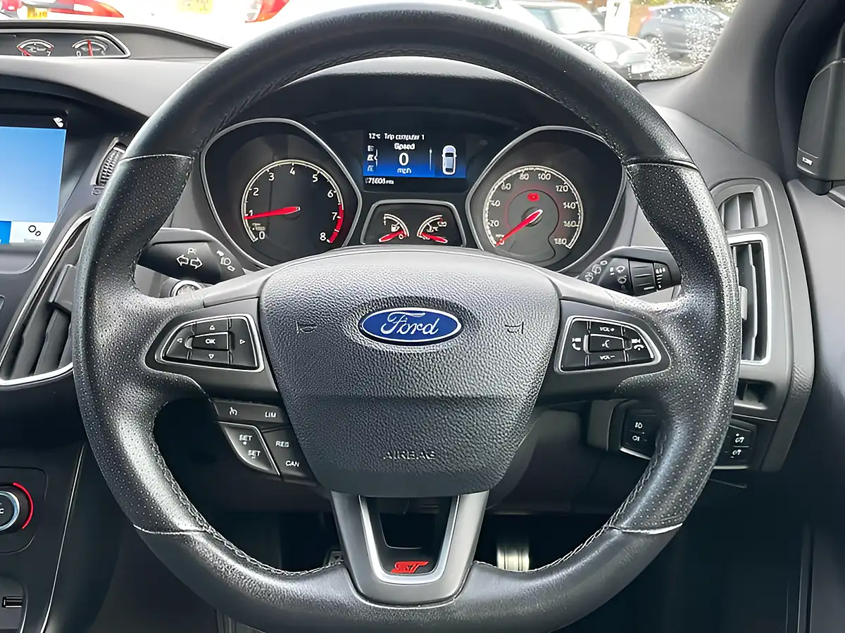 Used 2017 Ford Focus ST-3 Blue - Interior and Exterior details 19