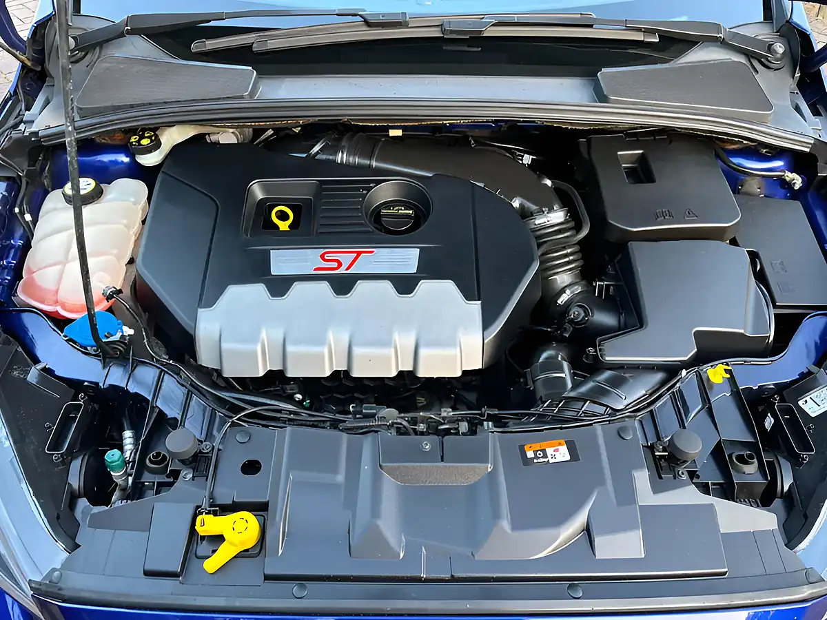 Used 2017 Ford Focus ST-3 Blue - Interior and Exterior details 11