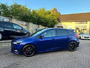 Used 2017 Ford Focus ST-3 Blue - Interior and Exterior details 6