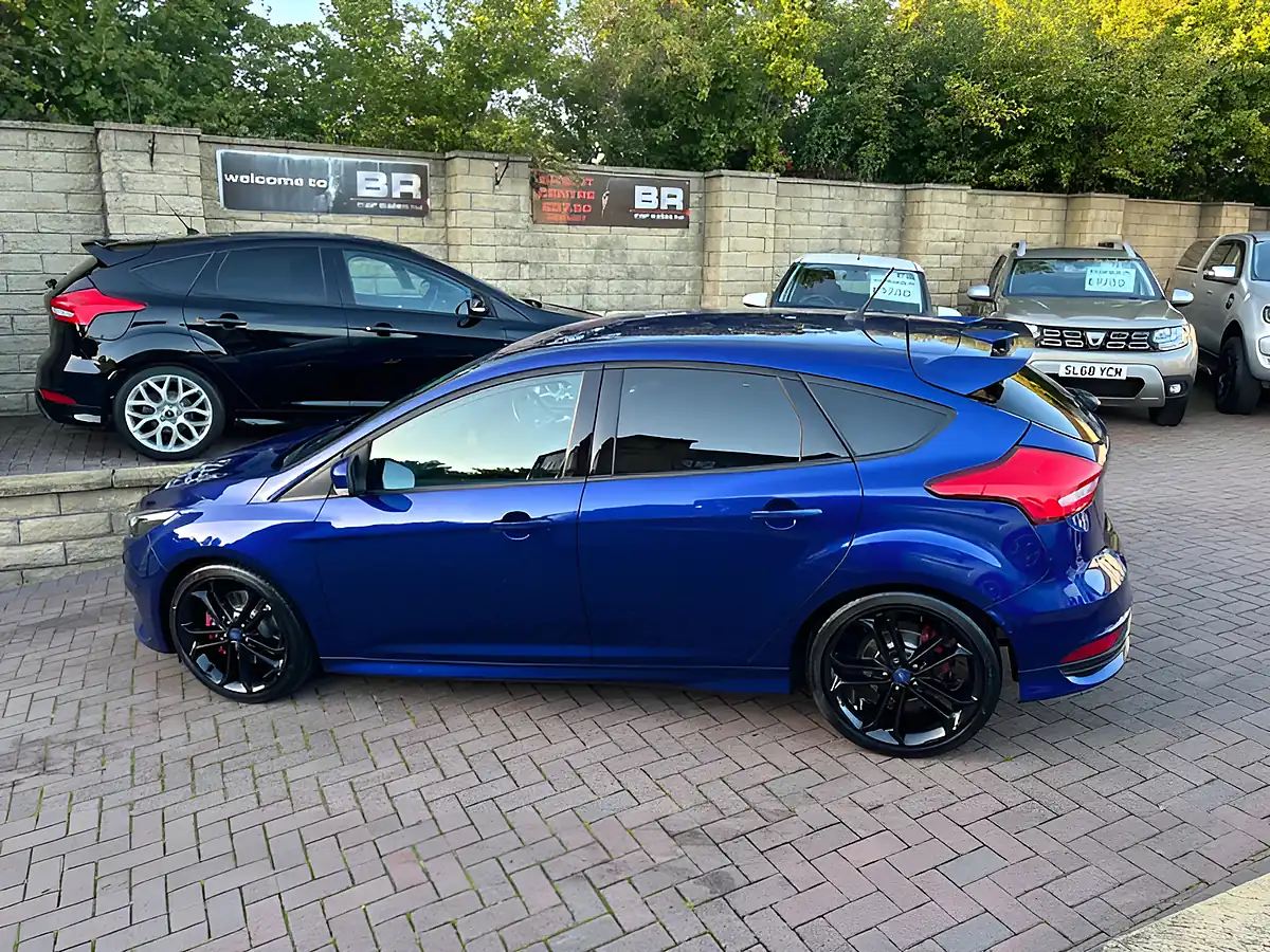 Used 2017 Ford Focus ST-3 Blue - Interior and Exterior details 7
