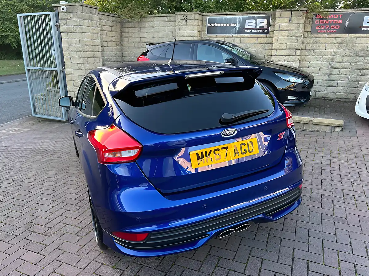 Used 2017 Ford Focus ST-3 Blue - Interior and Exterior details 9